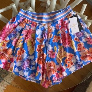 Johnny Was Leilah Bee Active Flutter Skort, size M, front rise-12”, inseam-5”